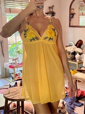 Yellow Floral Appliqué Sheer Babydoll Nightdress NEW w/o tag! Adorable!